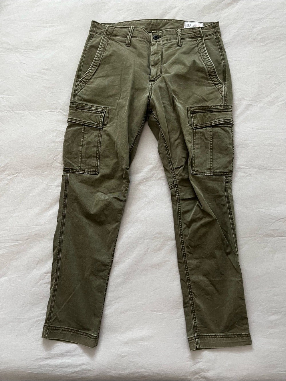 GAP // Olive Cargo Pants // Size 32